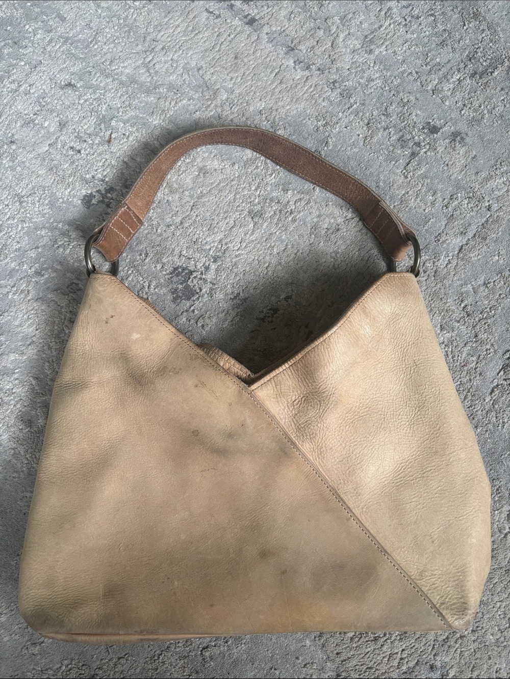 ABLE bag that needs restoration.Beautiful design clean inside outside NEEDS HELP